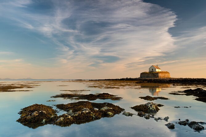 Anglesey Tour App, Hidden Gems Game and Big Britain Quiz (7 Day Pass) UK - What you do on the hunt: pins, quiz, and clue-based points