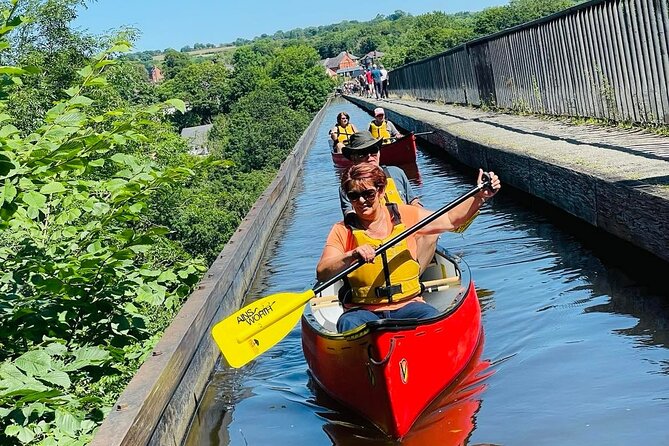 Canoe Trip Over the Pontcysyllte Aqueduct - Safety and instruction: what the guides do that actually helps