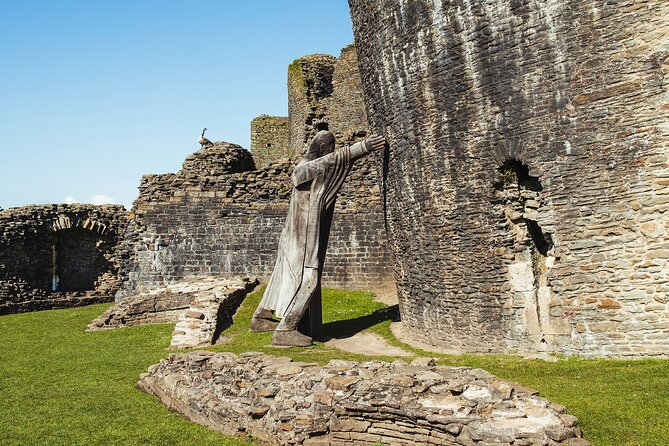 Cardiff: Welsh Castles, Mountains & Steam Railway Day Tour - Brecon town time on the River Usk: lunch plus choices