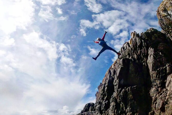 Coasteering (Cliff Jumping, Scrambling, Wild Swimming) on Anglesey - Key moments you should care about