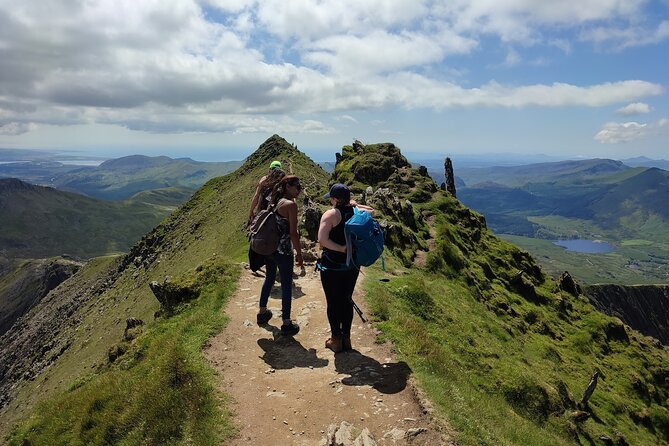 Day Hike: Mount Snowdon The Highest Mountain In Wales - Guides, pace, and why the small group makes a difference