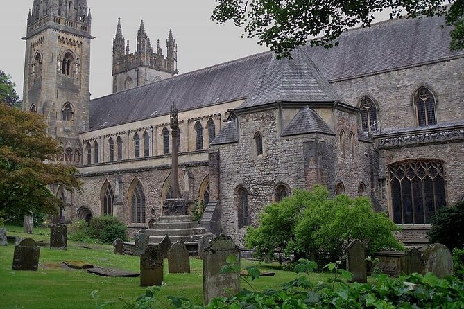 Llandaff's Ghosts: A Self-Guided Audio Tour - Scare factor guide: morning curiosity vs dark spookiness