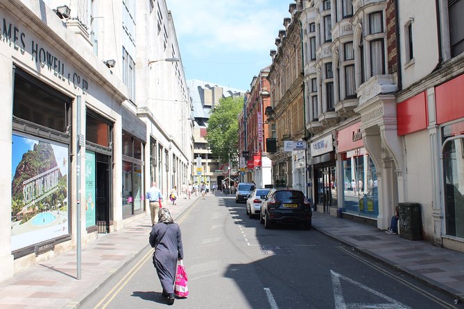 Private Doctor Who Walking Tour of Cardiff - Urban Tap House and the London street shadow-play