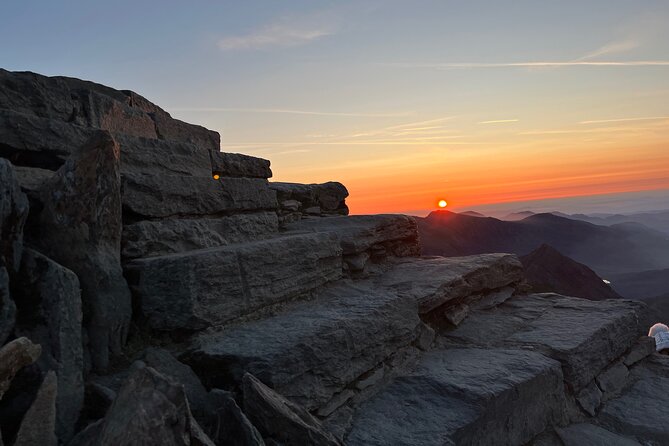 Snowdon Sunrise Hike - Summit Time: Sunrise Energy, Fossils, and Facts You Can Repeat
