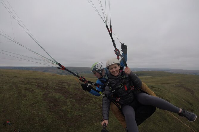 Tandem Paragliding Experience in the Brecon Beacons - Up in the air: what you do with a tandem paraglider
