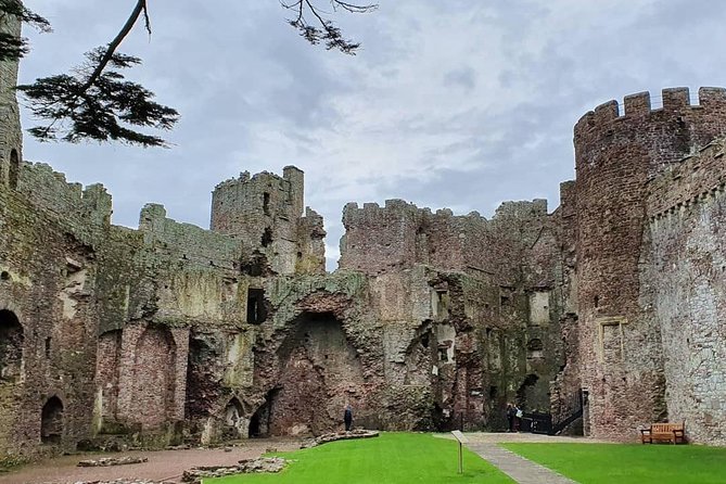 The Wandering Bard's Mythical West Wales Tour - How Gareth turns the drive into Welsh language and folklore